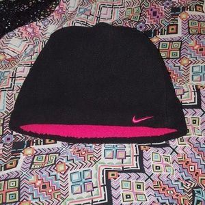 Nike NWOT Pink & Black winter beanie